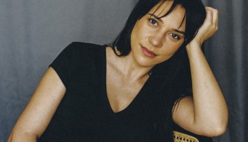 La novela debut que nos ha sorprendido, hablamos con Raquel Zas de placer, consentimiento, vergüenza y mandatos femeninos (sin ofrecer respuestas fáciles)
