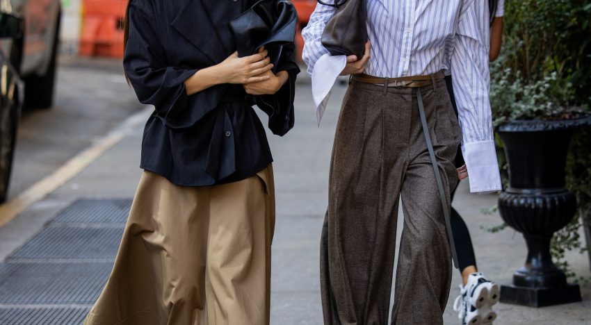 Este es el uniforme que todas las expertas en moda están llevando en los desfiles de septiembre (y por qué es una buena idea copiarlo)