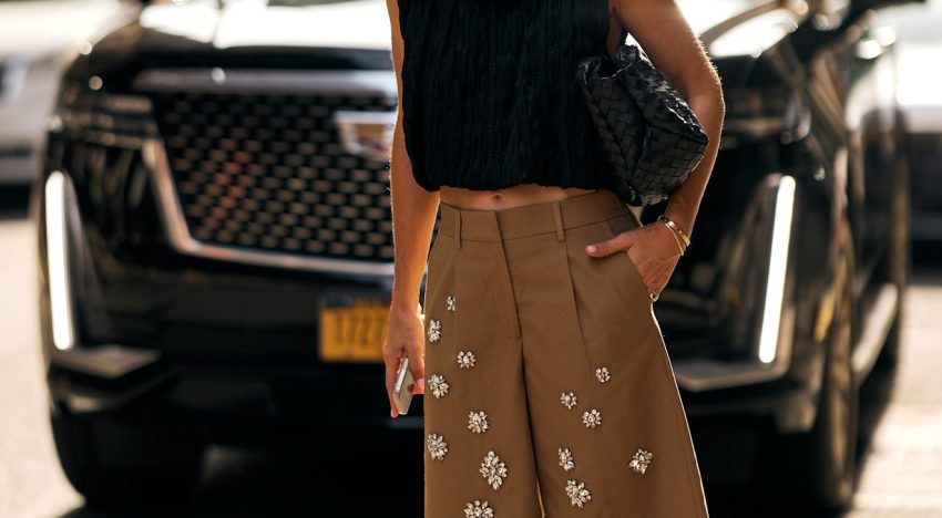 Un otoño estiloso en las 7 prendas infalibles de temporada que toda experta en moda ya tiene en su armario