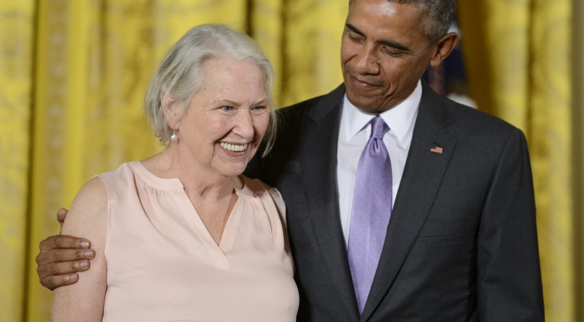 Razones para amar a Annie Dillard, premio Pulitzer con 28 años, una autora que vertebró su obra en torno  a la fe y el misterio