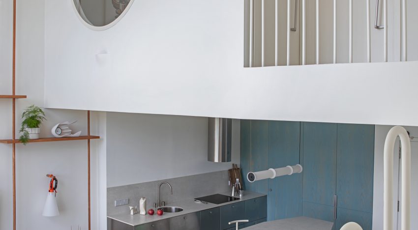 Un antiguo apartamento turístico de 75 metros cuadrados es ahora el loft madrileño de dos alturas mejor aprovechado de la ciudad