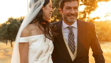 La novia de la falda con vuelo y el cuerpo con delicada pedrería inspirado en Lanvin y Vionnet
