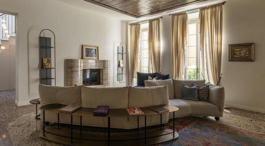 Este palazzo italiano del siglo XIX se ha convertido en 8 semanas en una vivienda familiar contemporáneo donde conviven techos artesonados y mobiliario a medida