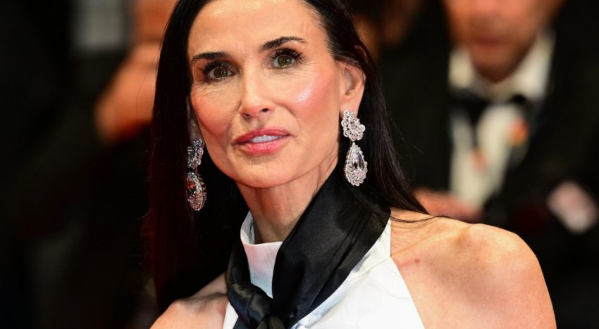 Lorena Álvarez Rodríguez, maquilladora: «A partir de los 50 años, para abrir la mirada, el delineado lo haremos solo en la zona exterior del ojo y con un lápiz que se pueda difuminar»