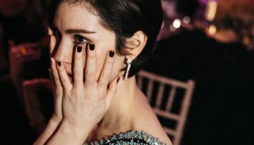 He hablado con la manicurista más 'cool' de Madrid y me ha dicho que este color (oscuro) es el que más están pidiendo las madrileñas ahora mismo