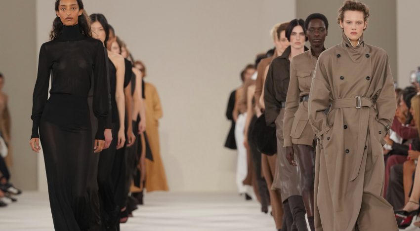 Soñamos con sus abrigos en invierno y suspiramos por todas sus gabardinas ligeras para la primavera 2027: la sofisticación serena de Max Mara en 47 looks impecables