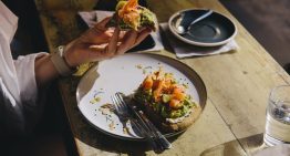 Ismael Galancho, nutricionista: «El pan integral aporta proteína y la avena mucho más. La gente no cuenta la proteína vegetal, pero también cuenta, como la carne o las legumbres»