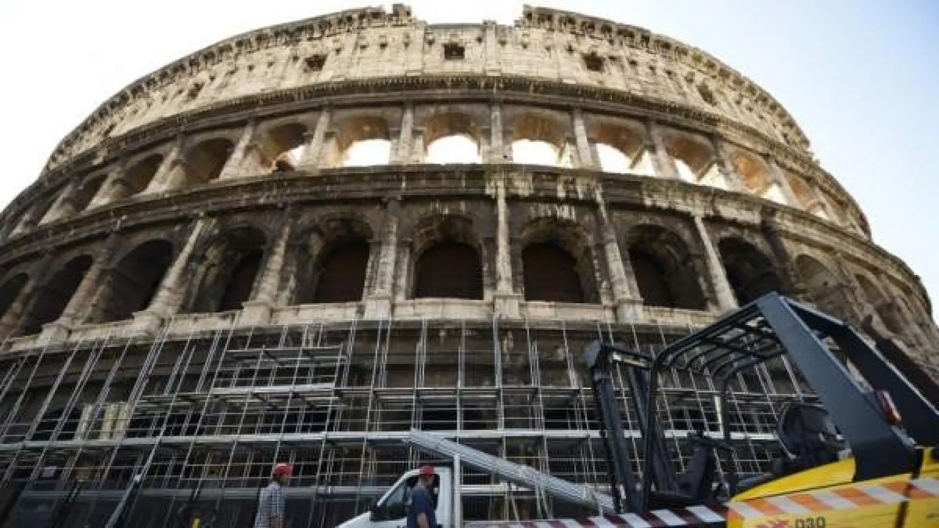 Muere un trabajador de 22 años al caer desde diez metros en las obras del Coliseo de Roma
