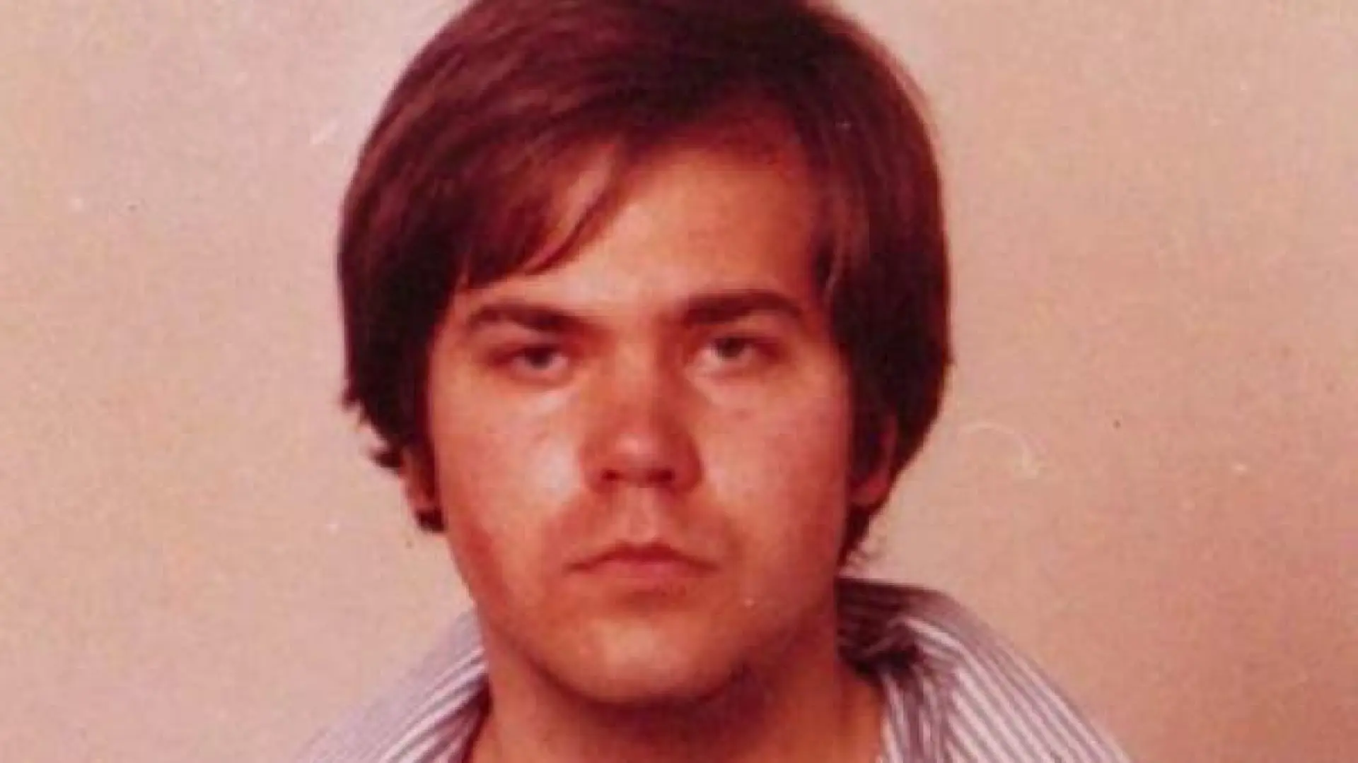 John Hinckley, el hombre que intentó matar a Reagan para impresionar a Jodie Foster, lanza un podcast y quiere invitar a la actriz