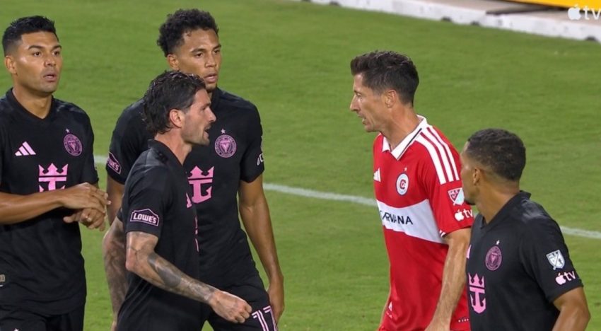 «¿Quién sos, bobo?»: el tenso cruce entre De Paul y Lewandoski en el empate entre Inter Miami y Chicago Fire