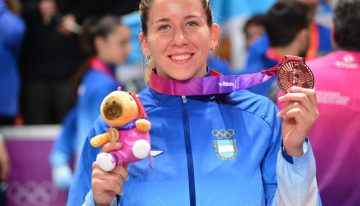 Dejó el hockey a los 17, empezó judo de casualidad y hoy brilla con el bronce suramericano mientras define su tesis universitaria
