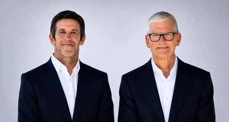 John Ternus Y Tim Cook