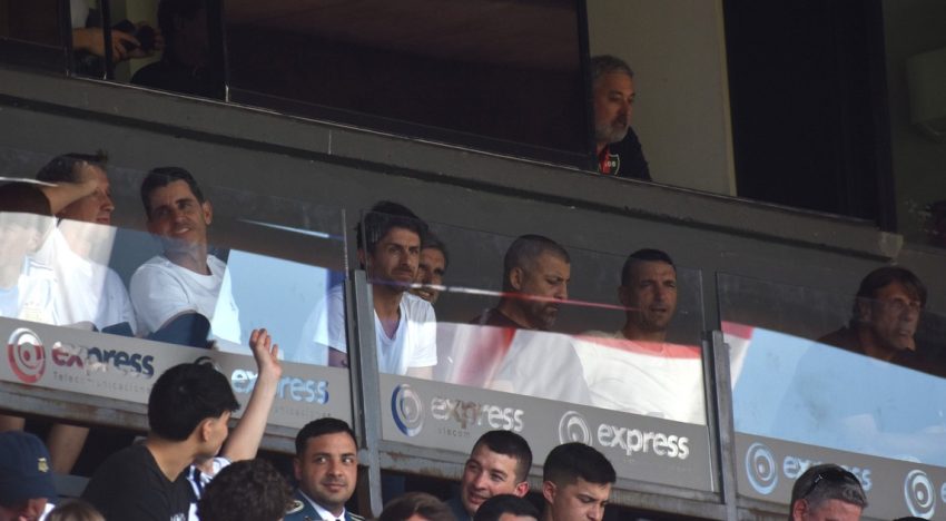 Lionel Scaloni, Aimar, Samuel y todo el cuerpo técnico de la Selección aparecieron en la cancha de Newell's para seguir a la Sub-19 en los Suramericanos