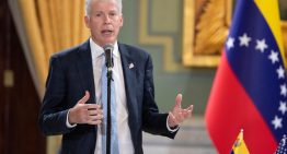 «Habrá elecciones, ya se avecinan», adelantó Chris Wright tras celebrar el pacto petrolero