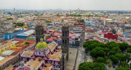Comercios del centro de Puebla evitan sacar mercancía de Halloween y Navidad de forma anticipada