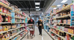 Confianza del consumidor de EU, cerca de mínimo histórico