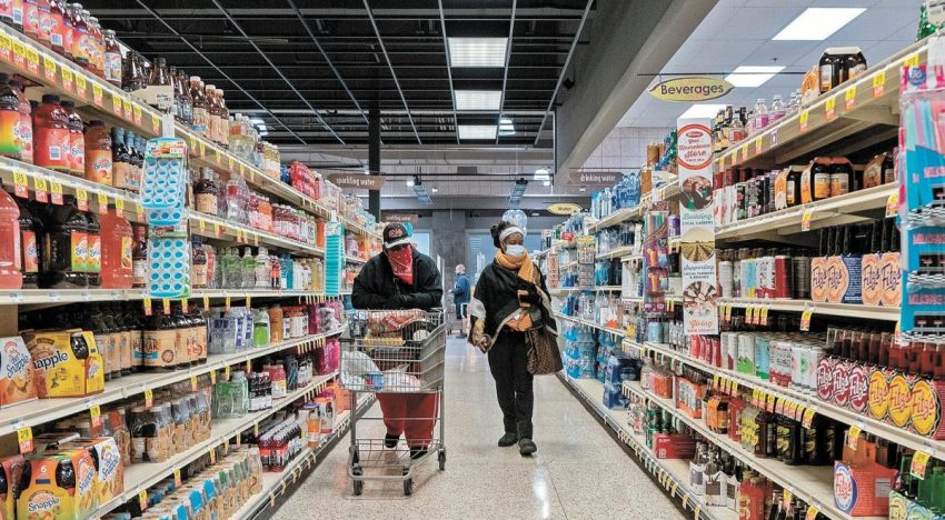 Confianza del consumidor de EU, cerca de mínimo histórico