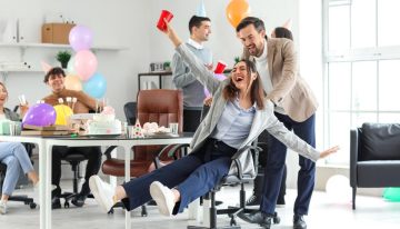 Fiestas patrias en la oficina: cómo organizar convivencias sin obligar al equipo
