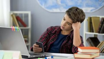 Regular celulares en escuelas implica múltiples factores: Especialistas de la UNAM
