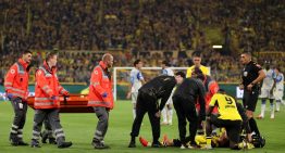 Pánico en la Champions: un jugador del Dortmund se desplomó en pleno partido vs Villarreal y se fue en ambulancia