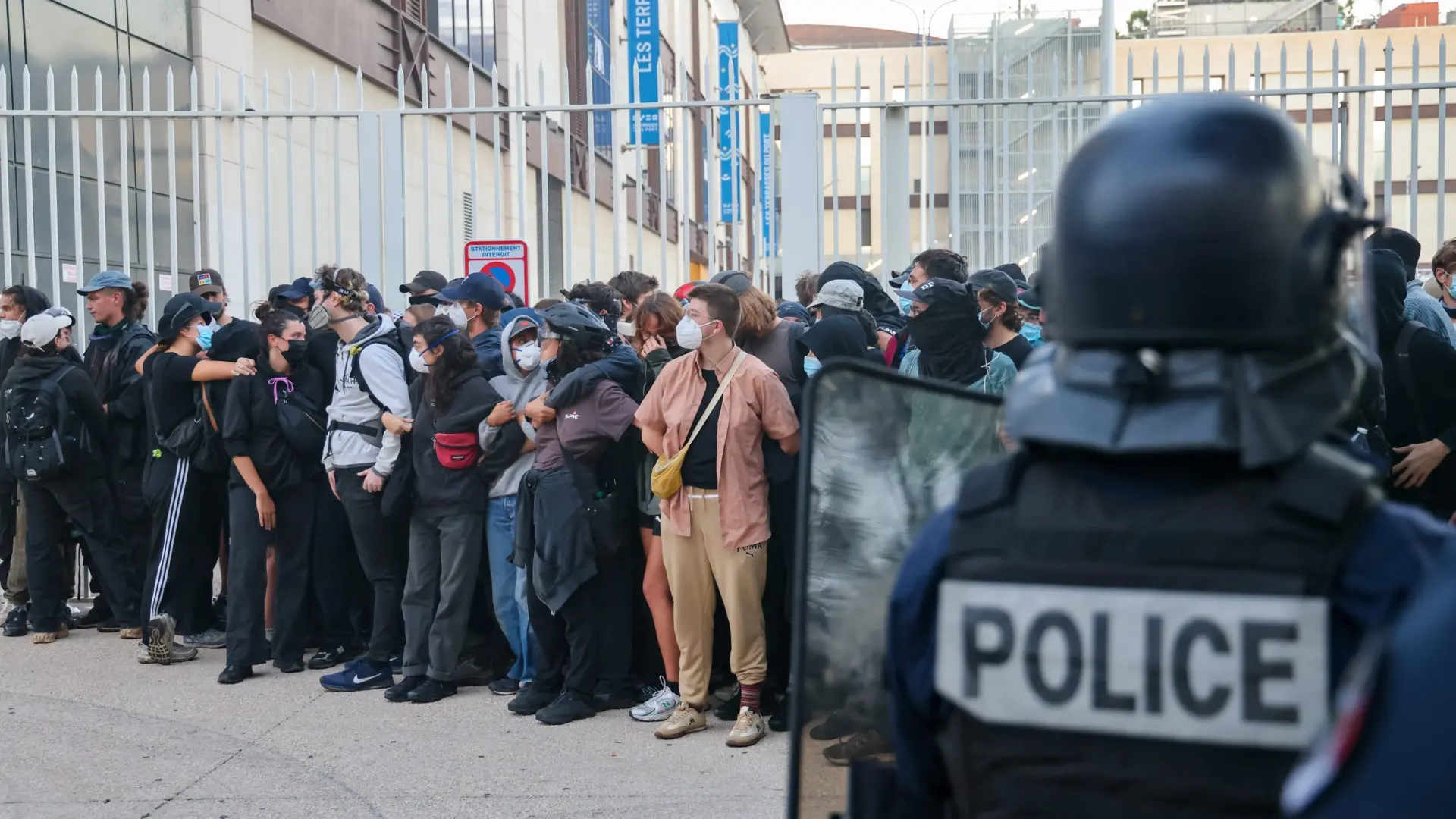 Un conductor atropella a manifestantes en una marcha por el clima en Francia: hay cuatro heridos