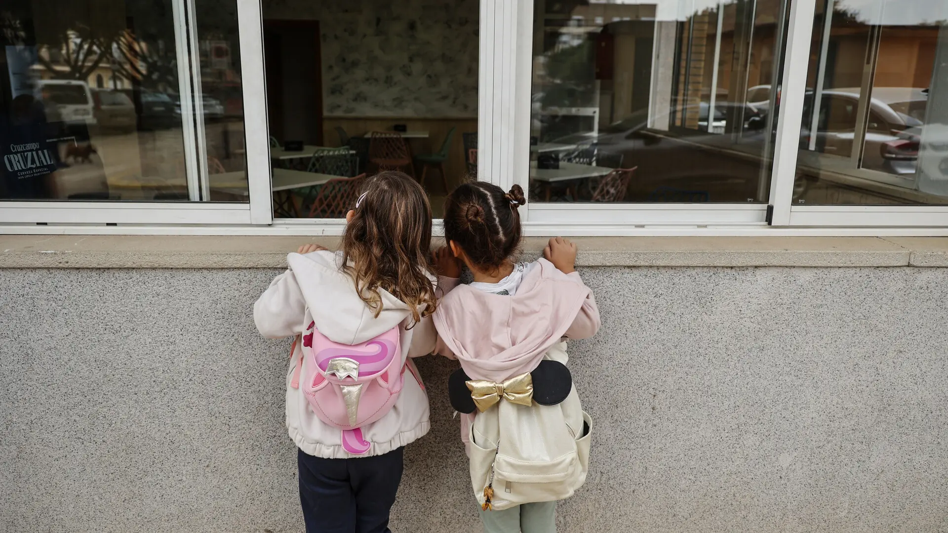 Encuentran a dos niñas desaparecidas tras esconderse 24 horas en una tienda por un reto viral en redes