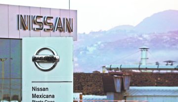 Cierre de planta de Nissan pasa factura a producción de autos