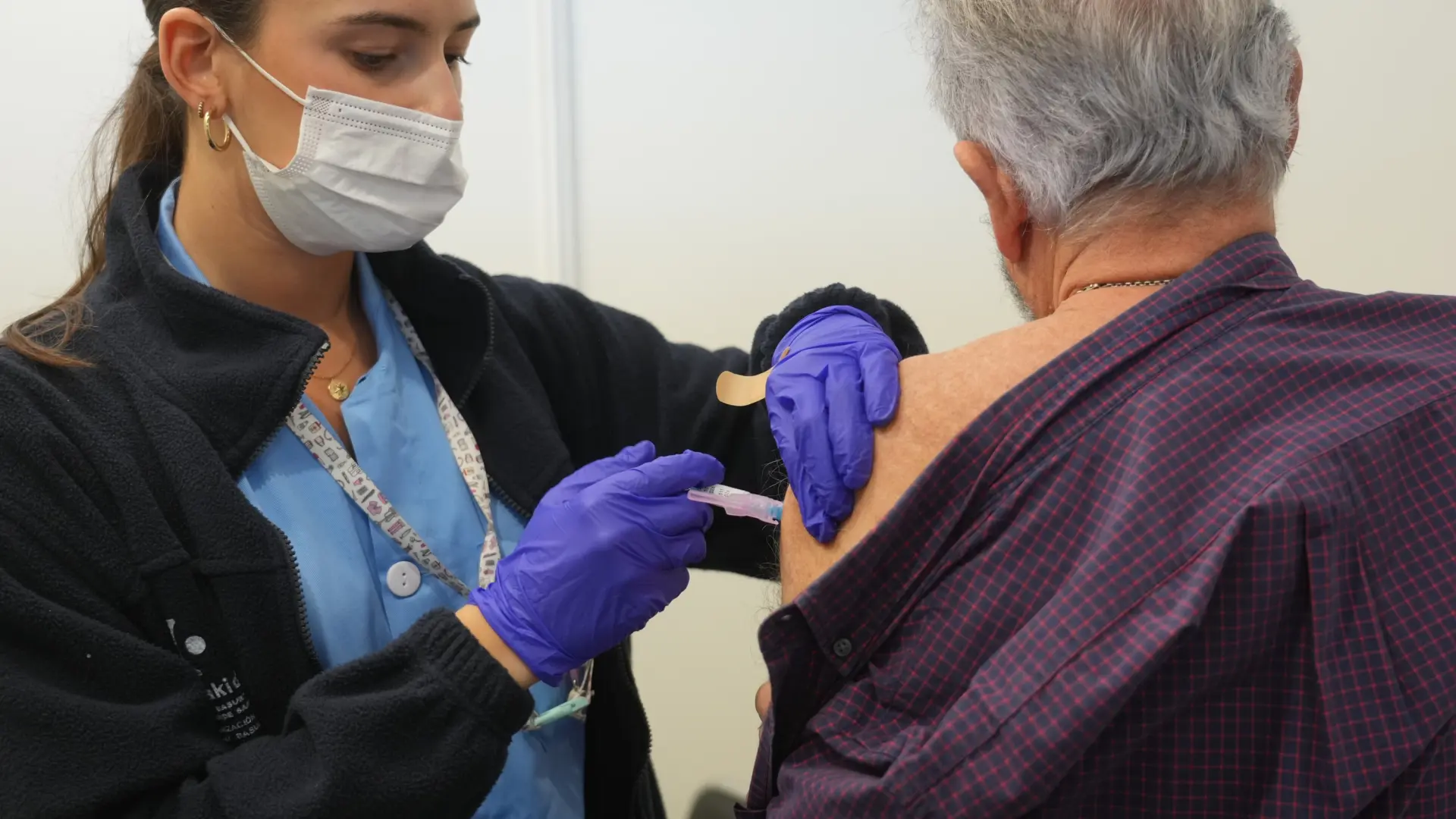 Campaña de vacunación contra la gripe y la covid-19: cuándo empieza en cada comunidad