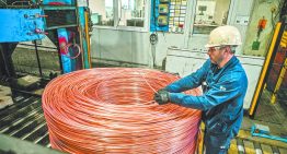 Precios del cobre suben por debilidad del dólar y escasez de oferta en China