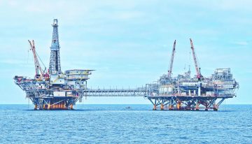 Precios del petróleo bajaron por expectativa de que se normalice oleoducto de Arabia Saudita