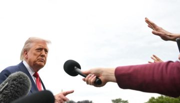 La Casa Blanca niega acceso a periodistas de CNN, MS NOW y Politico tras prohibicion de Trump