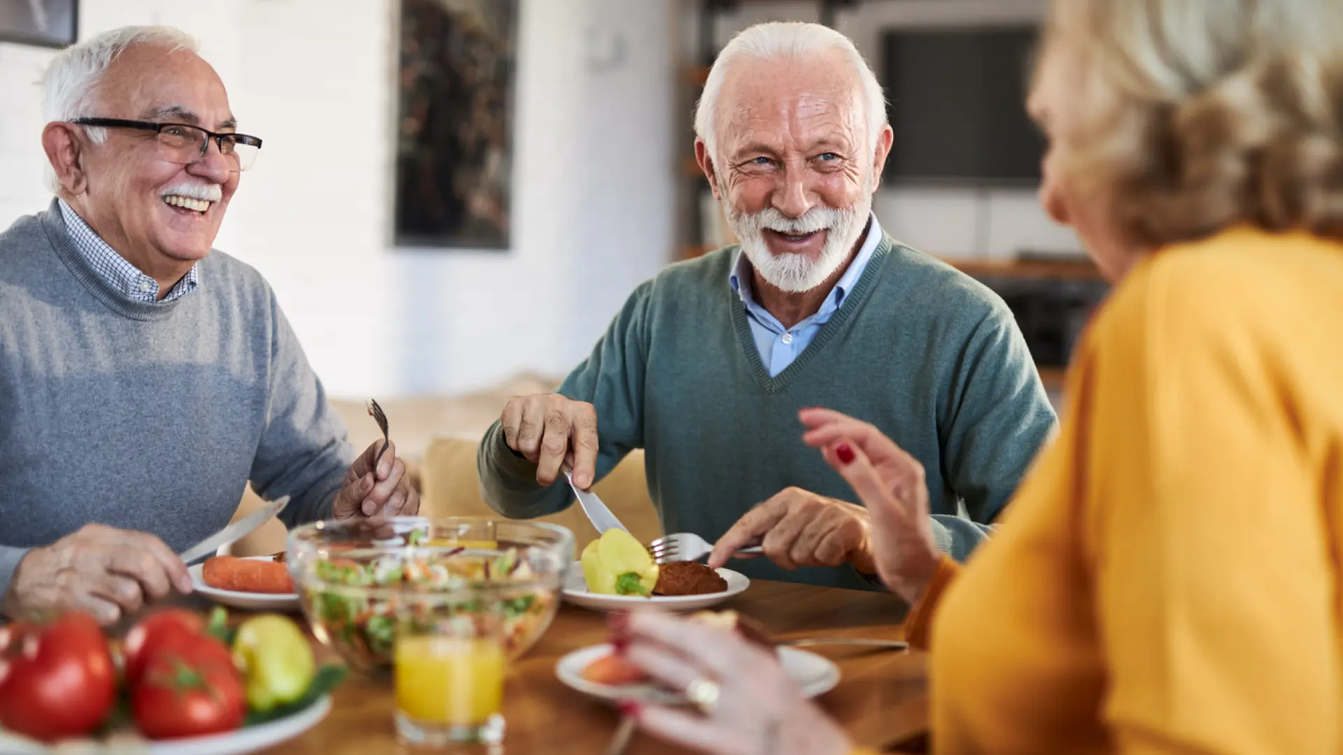 Silvio Garattini, oncólogo (97 años): «Para vivir más hay que comer en pequeñas cantidades, levántate de la mesa con un poco de hambre»