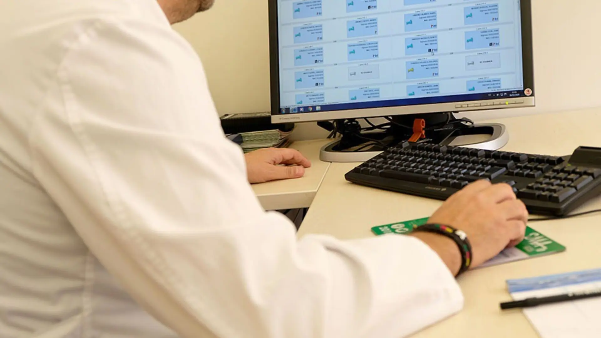 Un estudio alerta del peligro de que los médicos usen la IA para diagnosticar: «Pueden no captar información vital»
