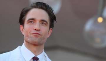 Robert Pattinson en cazapederastas y los secretos del regreso de Oasis sacuden la Mostra