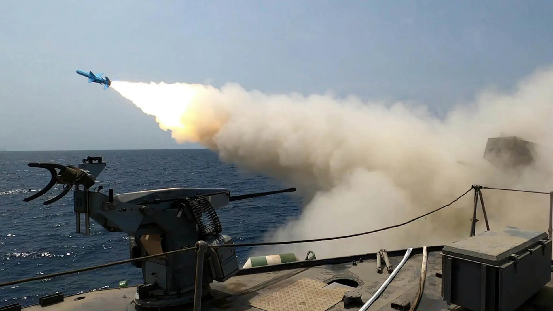 Irán responde al bombardeo de EEUU a cinco petroleros con ataques a buques estadounidenses y una base en Jordania
