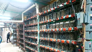 Granja clandestina de criptomonedas en Puebla revela nueva frontera financiera del crimen organizado