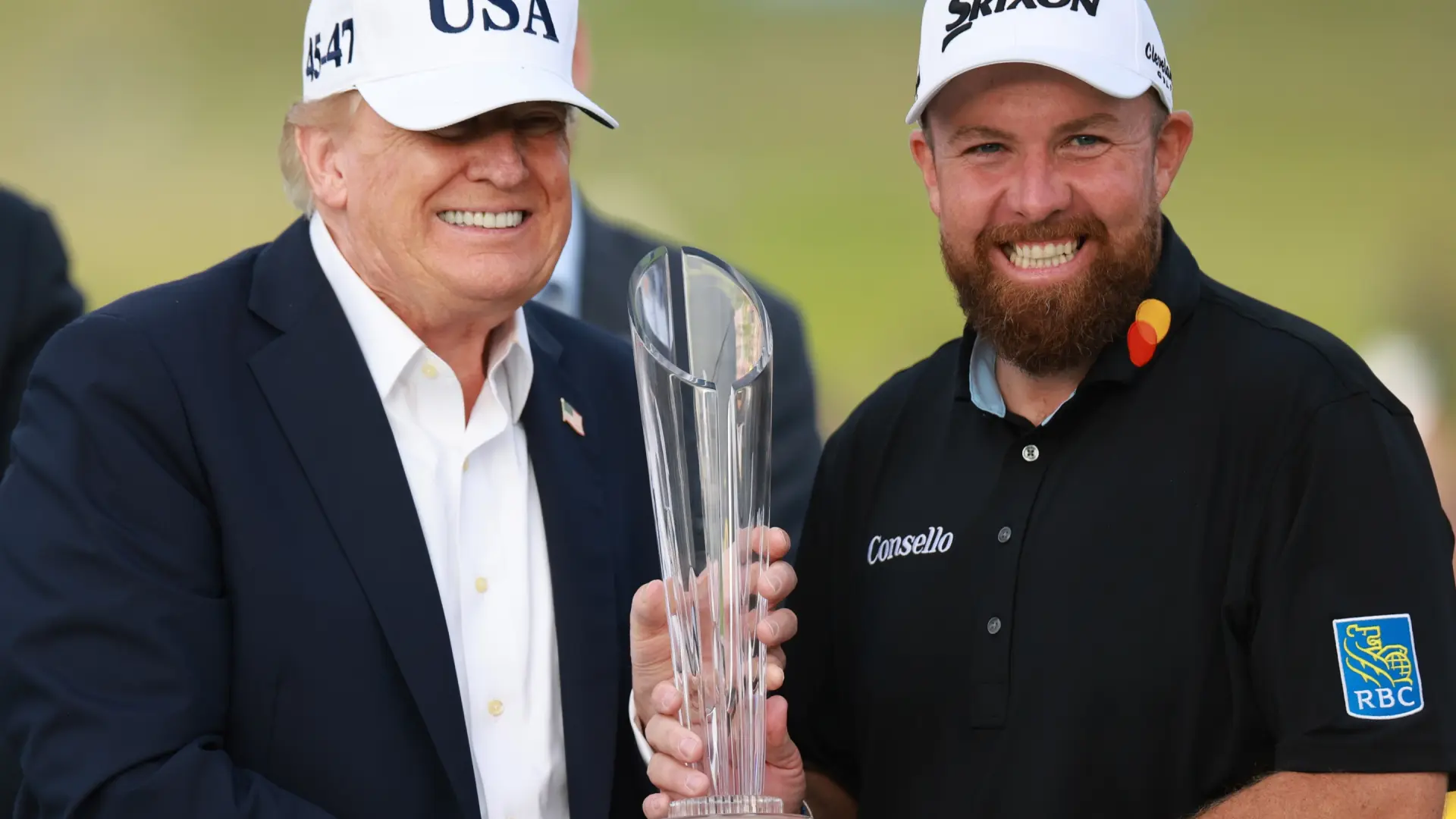 Trump termina su visita a Irlanda con el anuncio del levantamiento de los aranceles al whisky irlandés