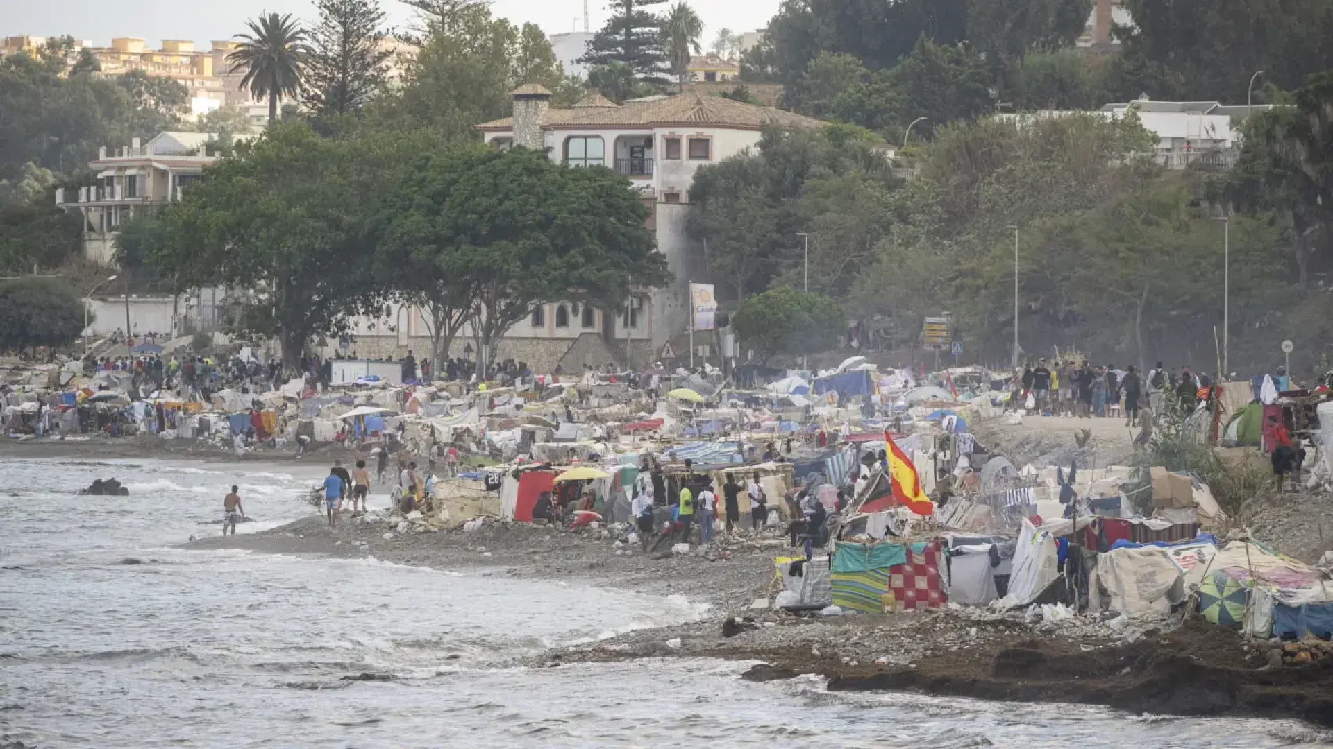 Bruselas reclama a Sánchez una «solución urgente» a la crisis en Ceuta: «Todos los migrantes tienen que volver rápidamente»
