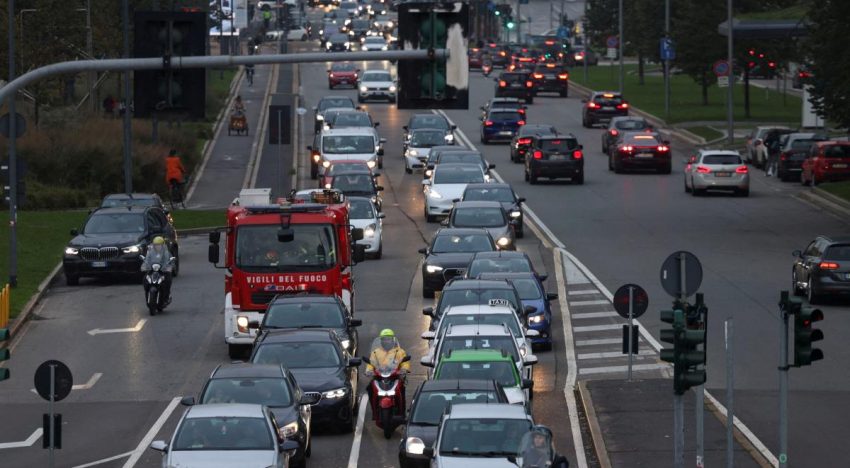 Italia eliminará el impuesto de circulación para autos y motocicletas en 2027