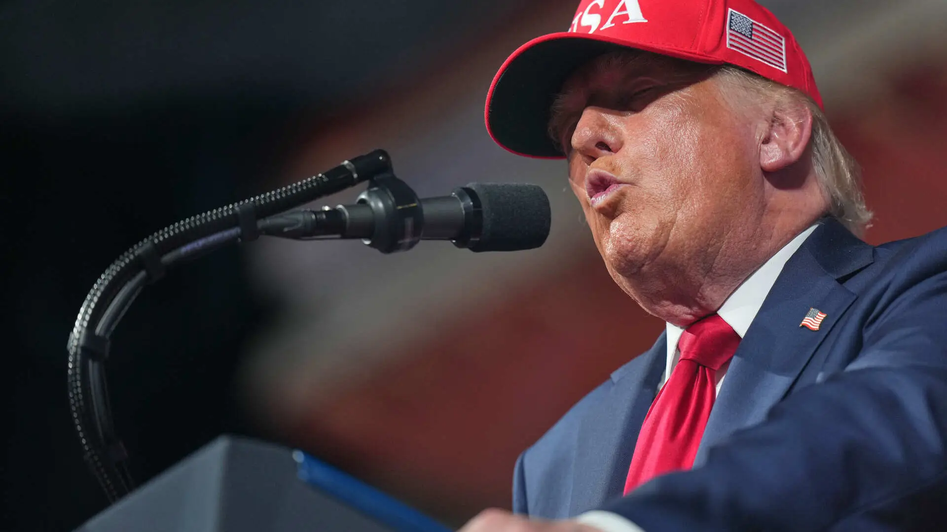 Trump amenaza con grandes aranceles contra Europa si Canadá se asocia con la UE