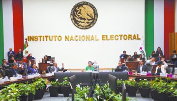 Preocupan fuera y dentro del INE renuncias de personal