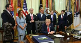 Trump amplía programa para reducir el precio de medicamentos en Estados Unidos