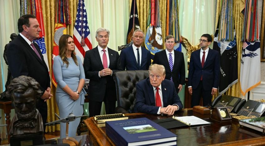 Trump amplía programa para reducir el precio de medicamentos en Estados Unidos