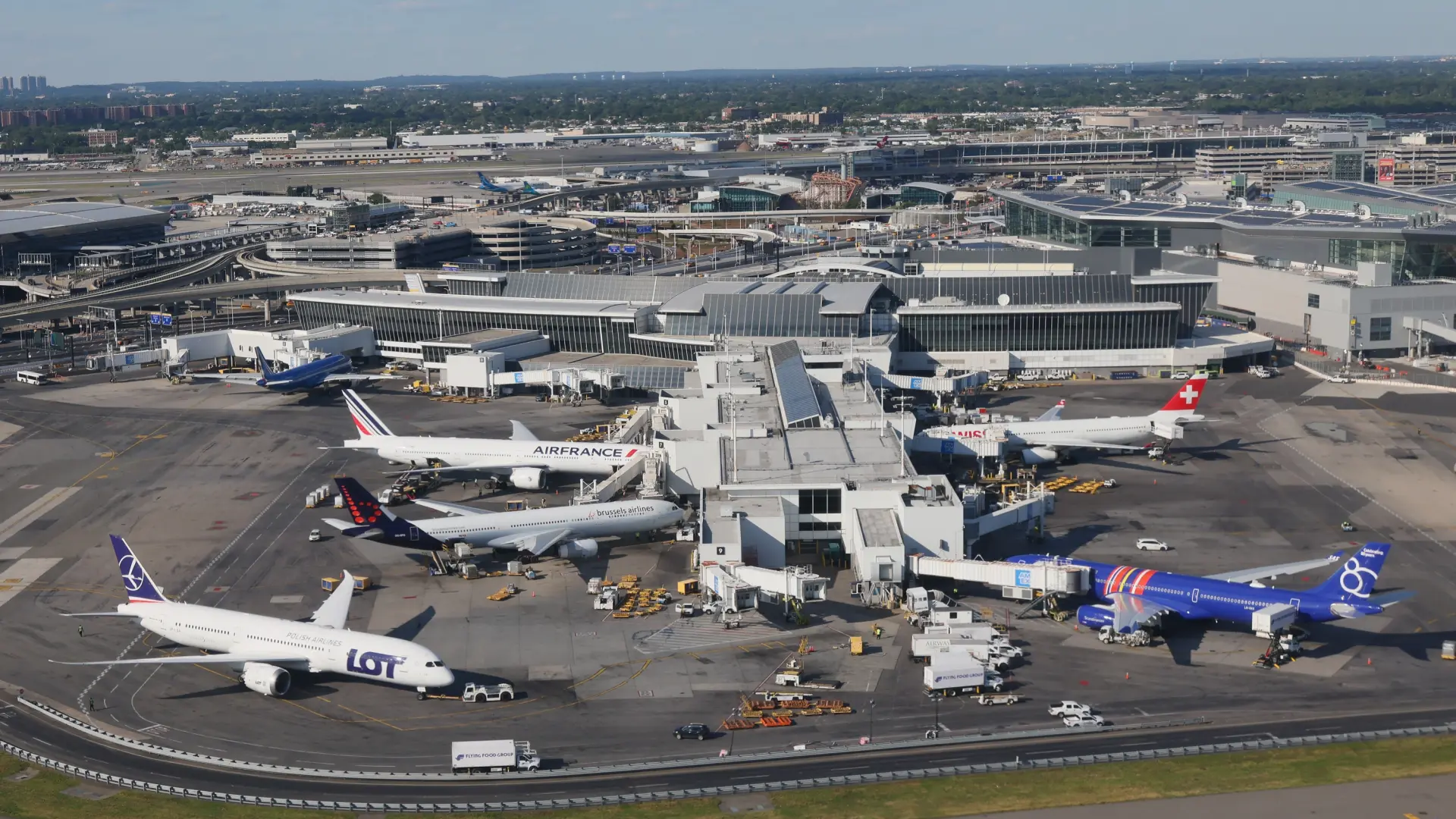 Cientos de vuelos cancelados en EEUU por una avería que paraliza los principales aeropuertos de Nueva York