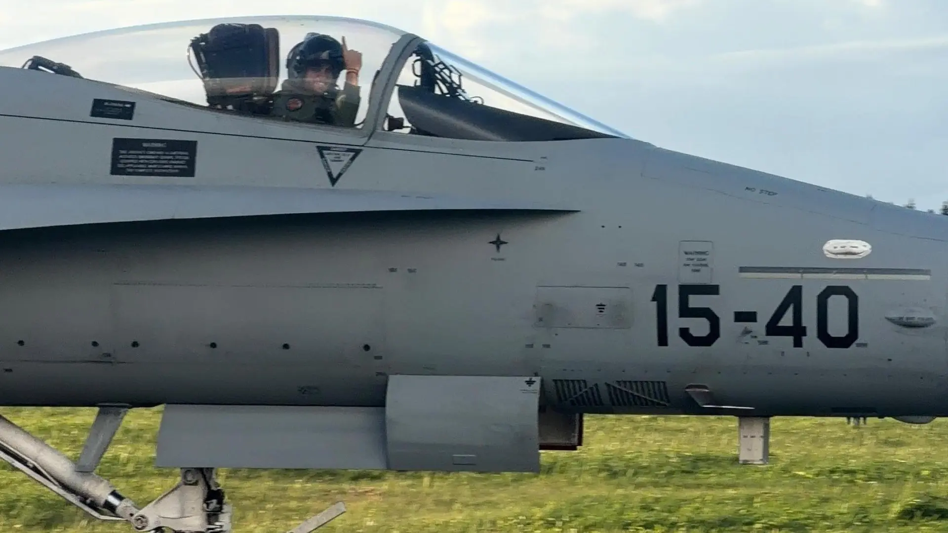 Dos cazas españoles interceptan y escoltan a un avión ruso sobre el mar Báltico