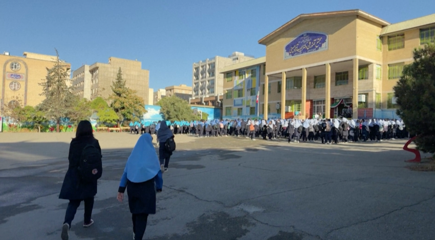 Los niños vuelven a clases en Irán tras el cierre de escuelas por la guerra en febrero