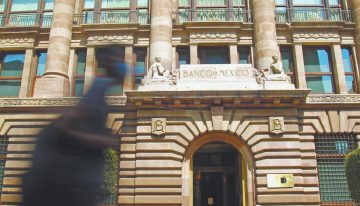 “Banxico no reaccionará mecánicamente a movimientos de la Fed”