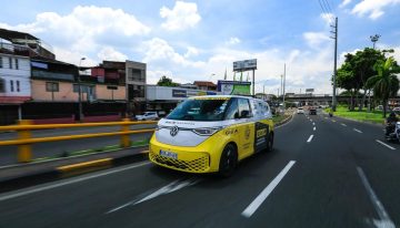 Esta Volkswagen Combi eléctrica (ID.Buzz) recorrió casi 100,000 km en 445 días, visitó 92 países y nunca se descompuso