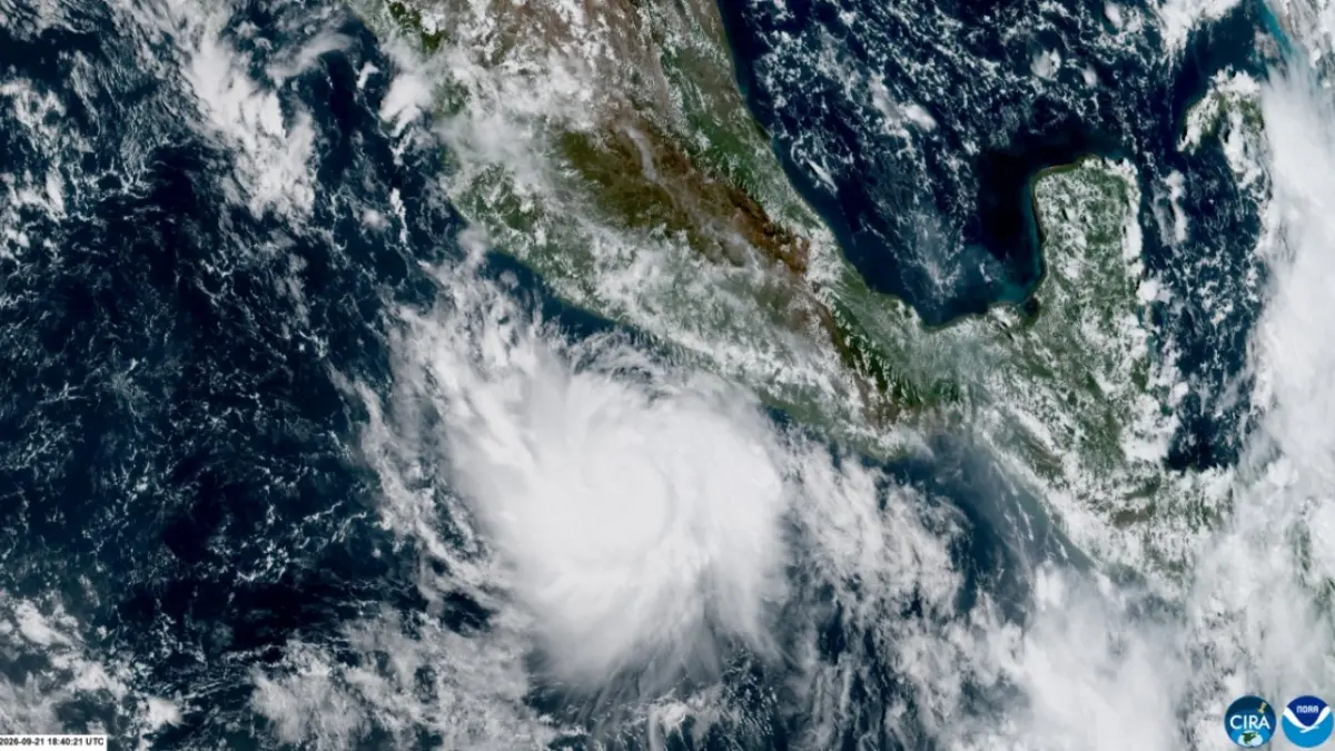 Huracán Odalys se fortalece a categoría 4; Polo mantiene lluvias en estados de México