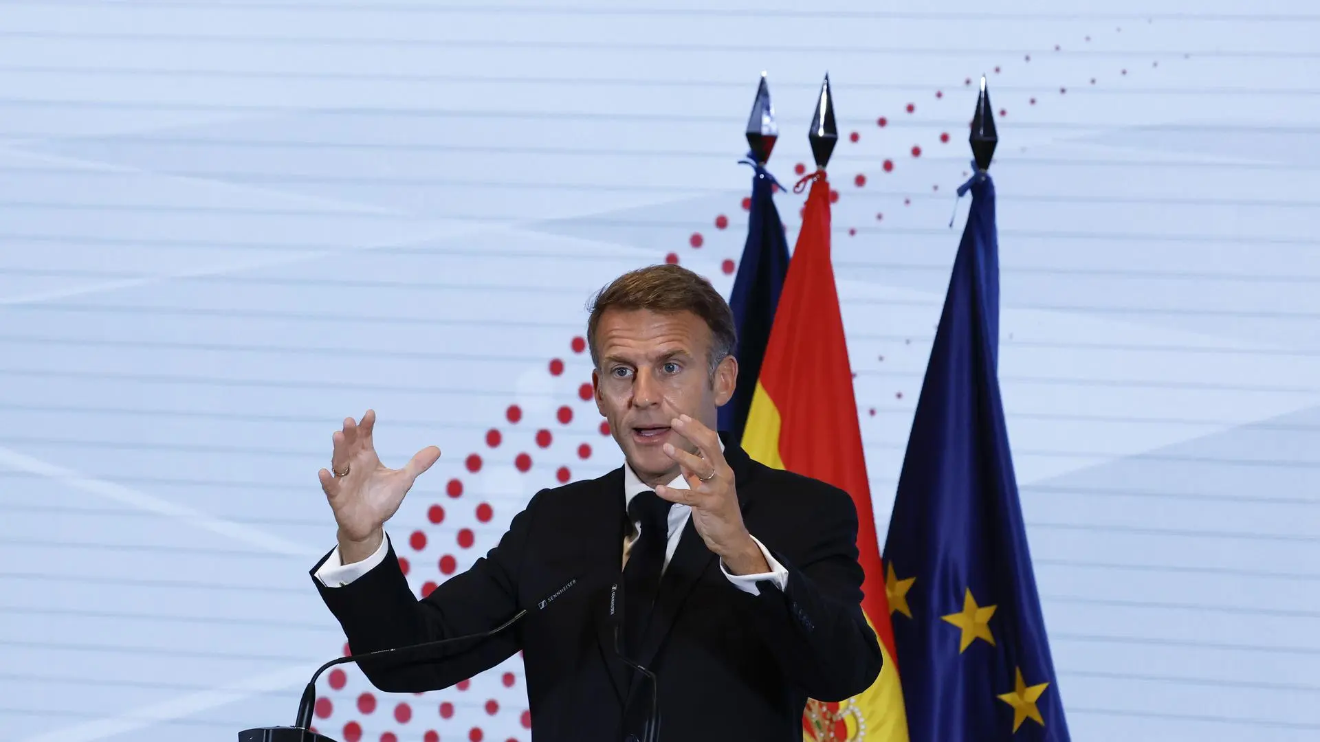 Macron aboga por reforzar el mercado único europeo para ganar autonomía en Madrid: «Hay que innovar, financiar y proteger»